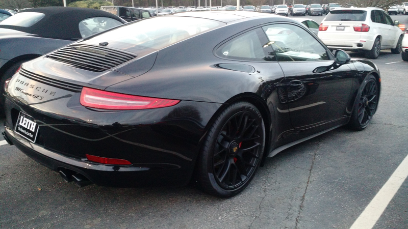 Illustration for article titled Went to the Porsche Dealer (PHOTODUMP)
